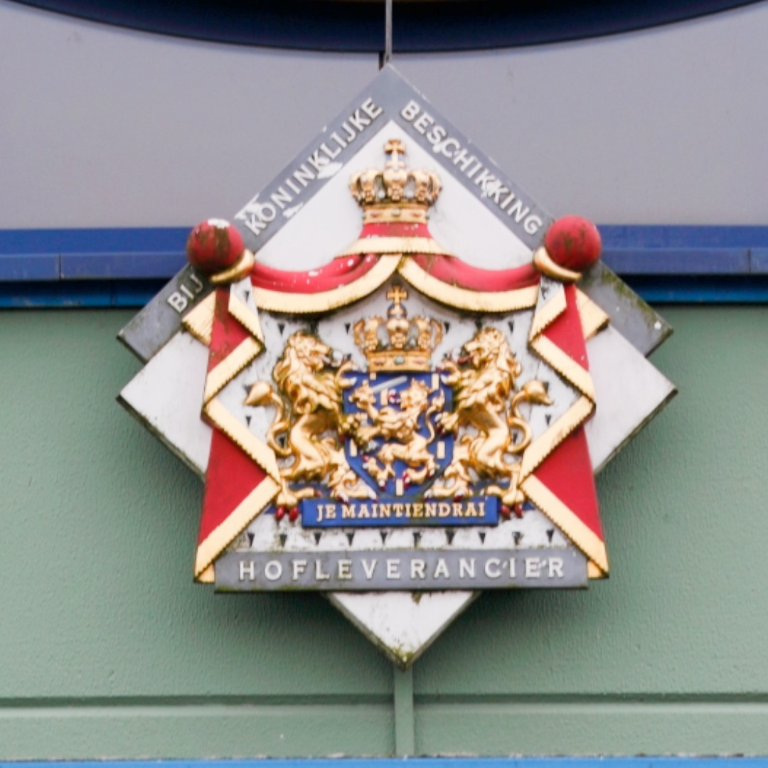 Bij Koninklijke beschikking Hofleverancier Senzora 2001