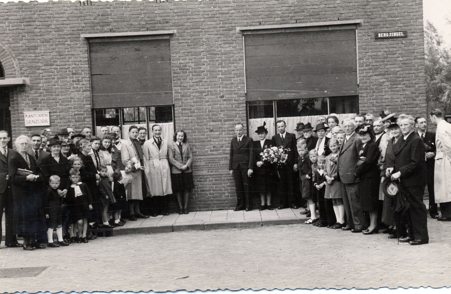 Dank aan Senzora voor het gebruik van de schuilkelders in WOII