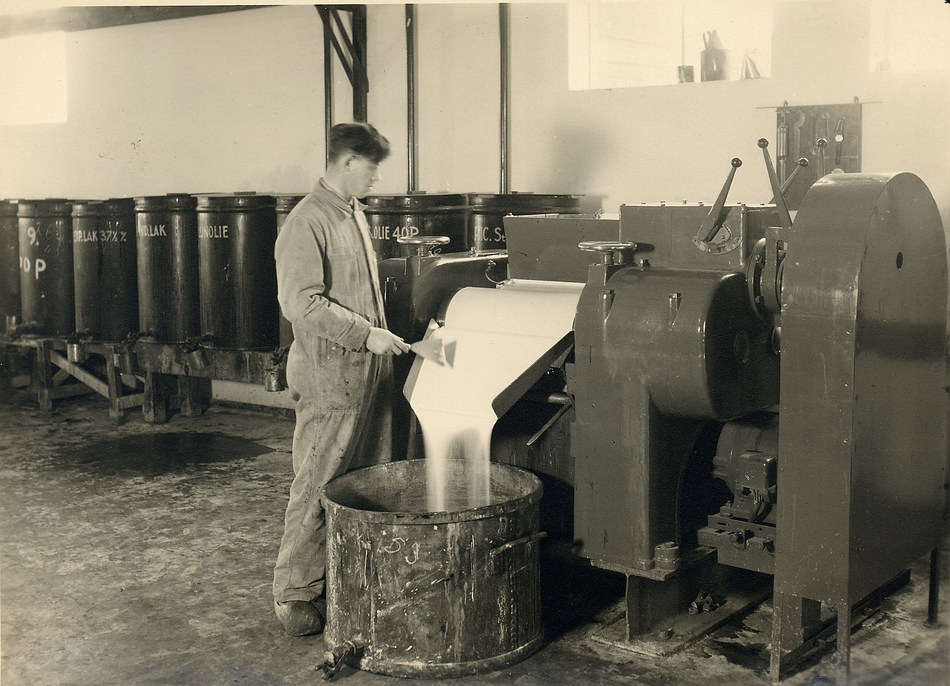 verffabriek 1946 Senzora